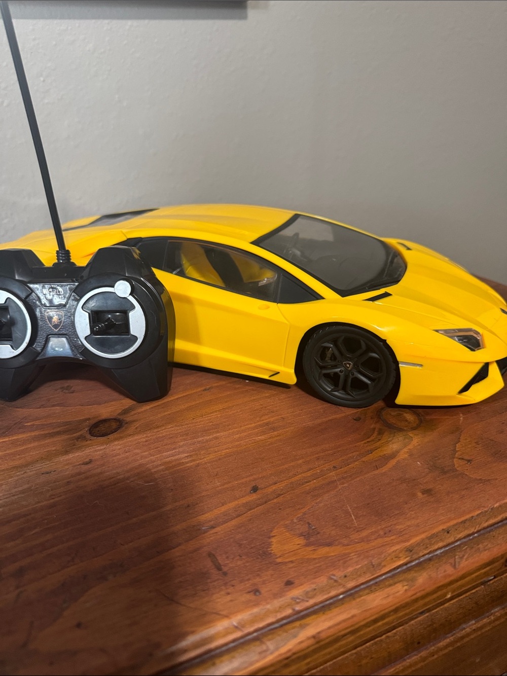 World Tech Toy Yellow Remote Control Lamborghini Racing Vehicle with Batteries